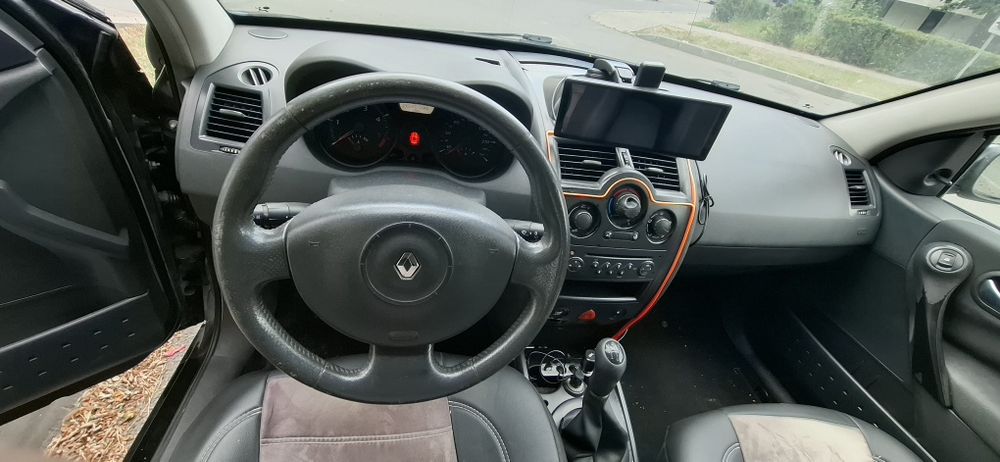 RENAULT Megane