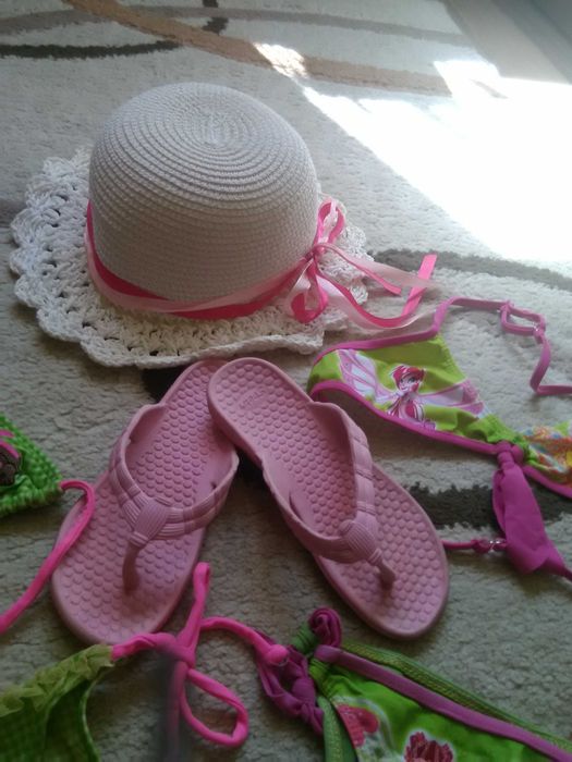 Бански,джапанки и шапка