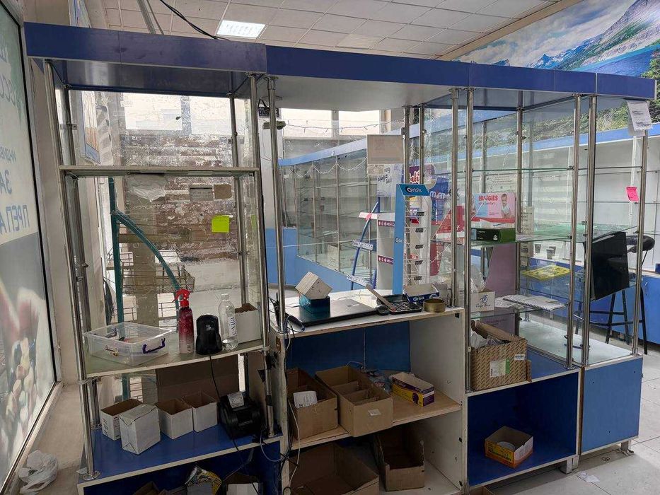 СРОЧНО продам витрины для аптеки