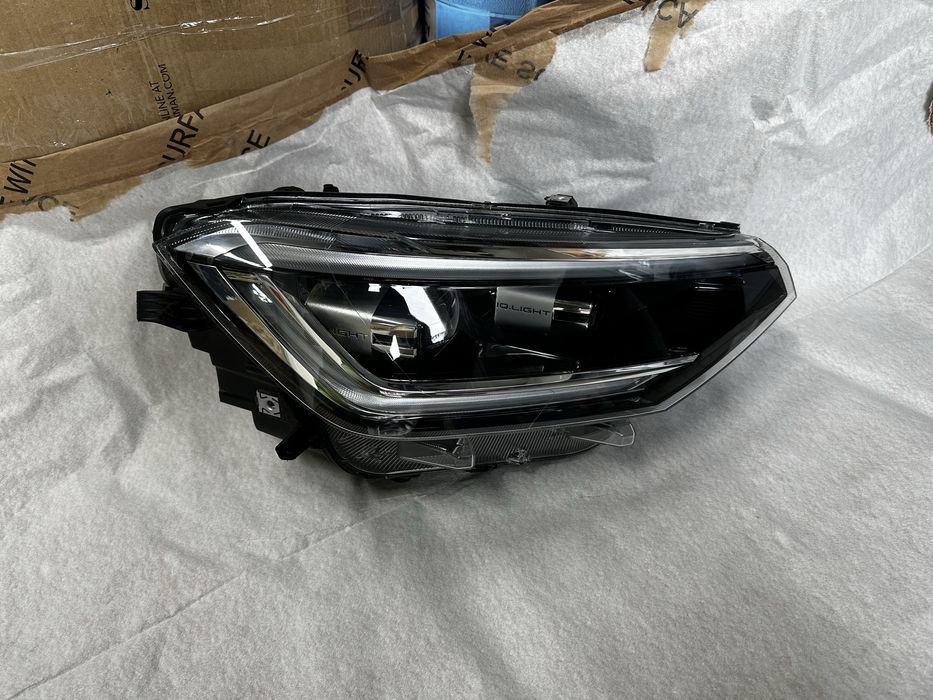 Far dreapta full led vw taygo.cod:2G7941078.