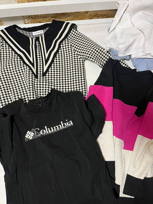 На девушку пакет