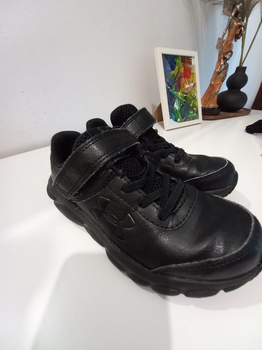 Маратонки Under Armor и Nike