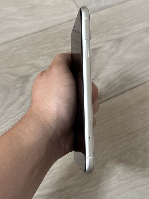 Продам два iphone 11 128 gb