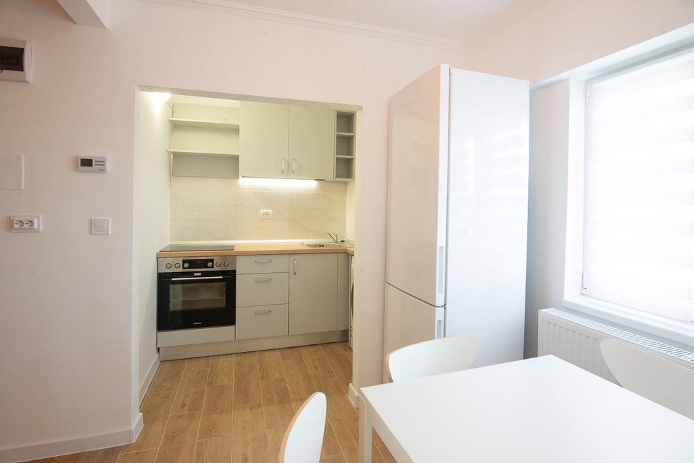 Închiriez apartament 2 camere ultracentral