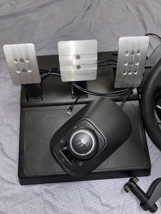 Игровой руль Thrustmaster T300+МКПП6/R