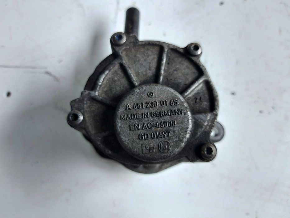 Вакуум помпа за Mercedes-Benz Sprinter W906 OM651