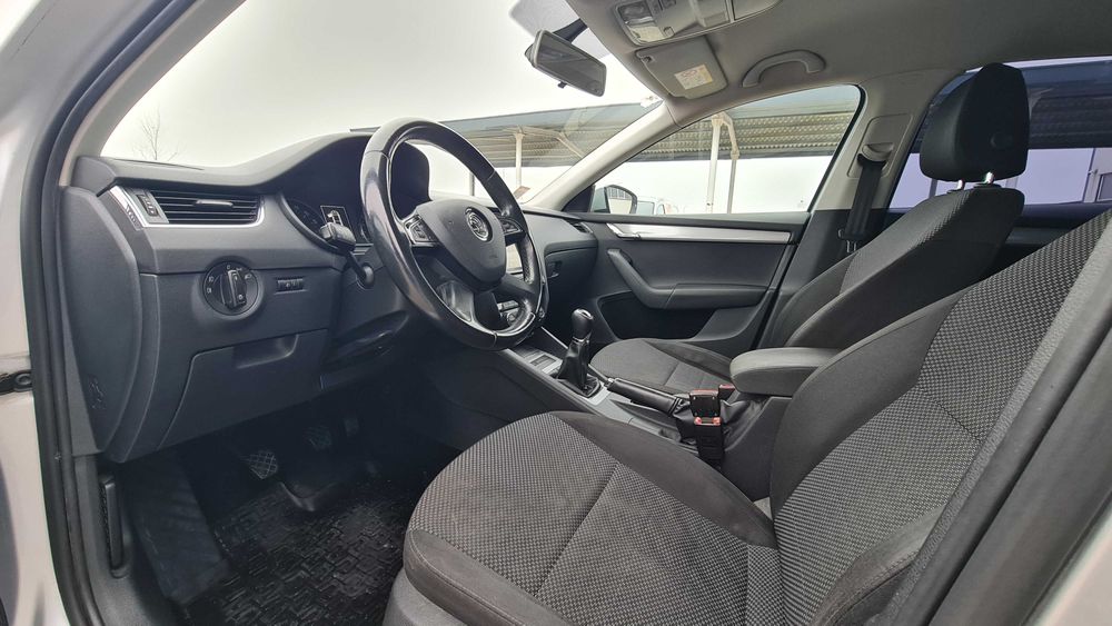 SKODA Octavia 3 berlina, motor 2.0 TDI - 150CP - an 2015 - Euro 5