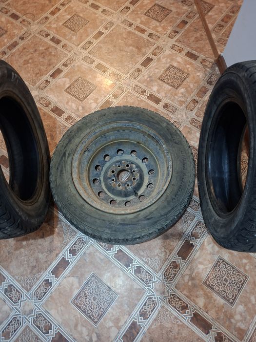 Продам зимние шины 175/65