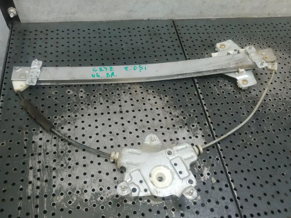 macara dreapta  hyundai getz  2004 model 2 usi