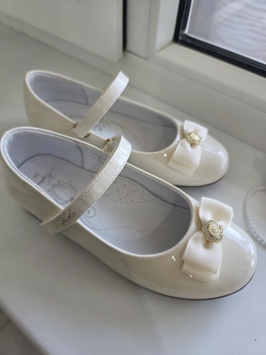 Продам туфли длЯ девочек