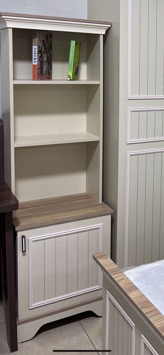 Кровать детская, книжный шкаф новые