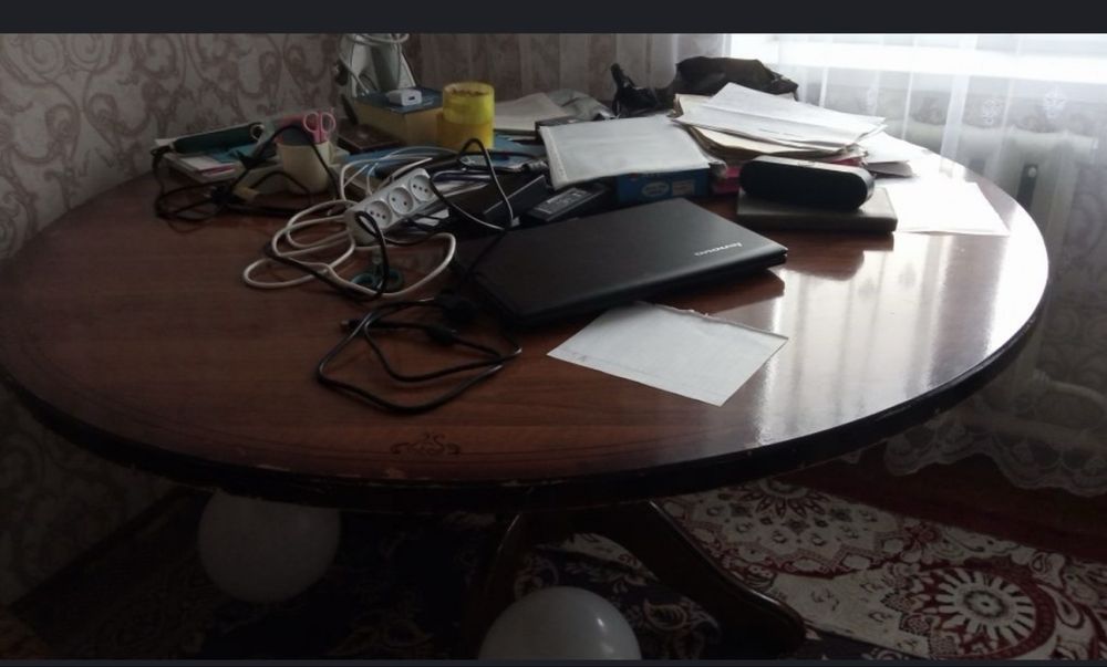 Продается круглый стол