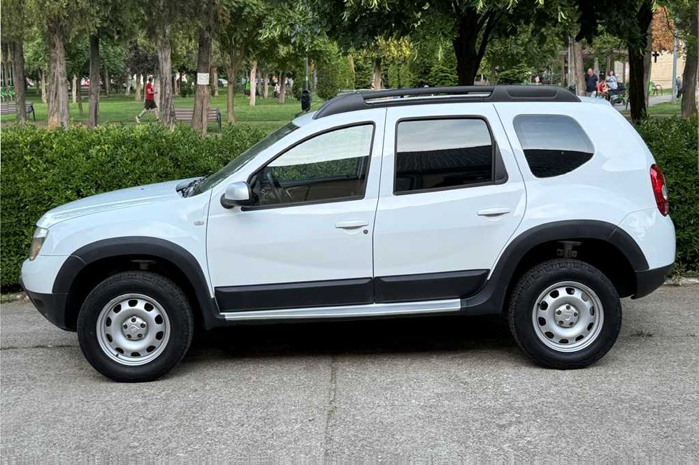 Dacia DUSTER 4x4 an 2013 -1.5 Diesel-EURO 5-Model INALTAT- Super INGRIJITA
