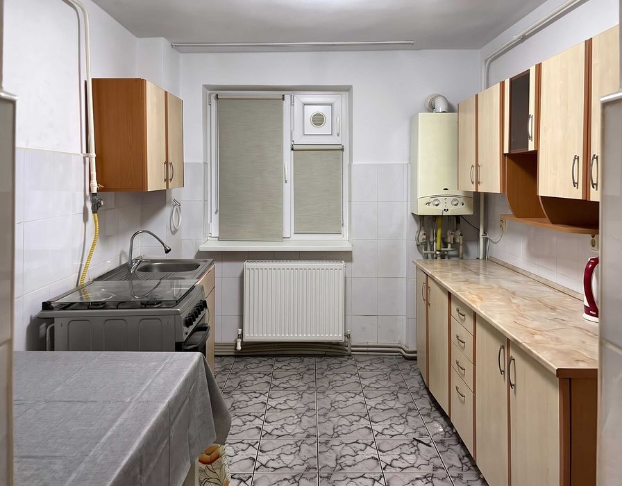 Apartament 3 camere decomandat, parter, mobilat, boxă, zona 5 Calarasi / Farfuria