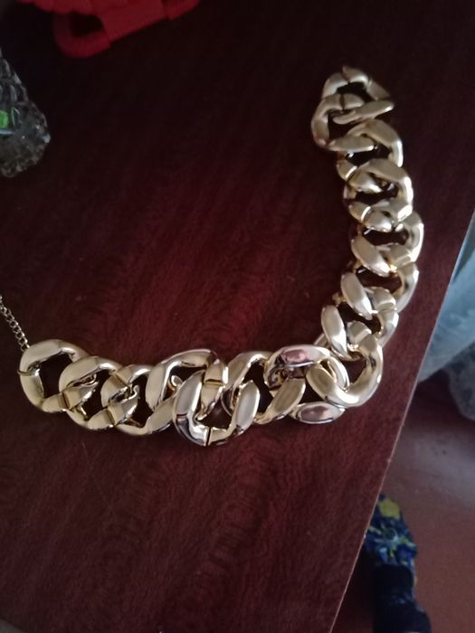 Женское ожерелье