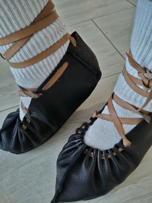 Vând opinci piele naturala