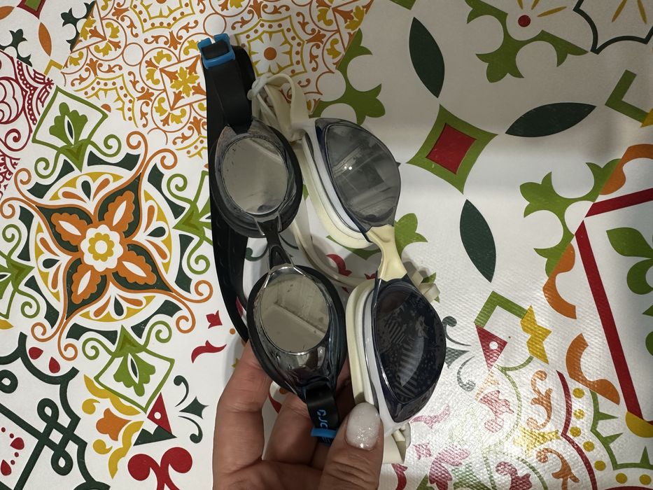 Продам очки для плавания