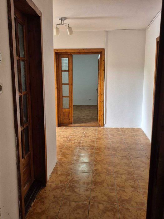 Spațiu de închiriat -  84mp - etaj 1 - zona UTA Vlaicu