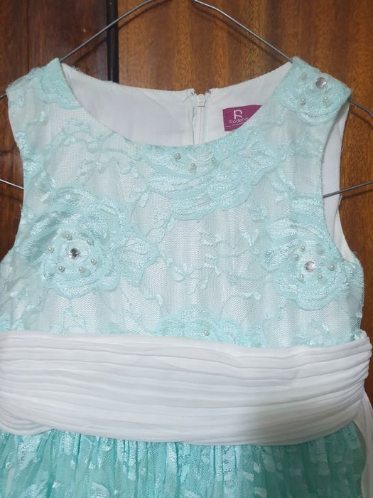 Шикарное платье на девочку