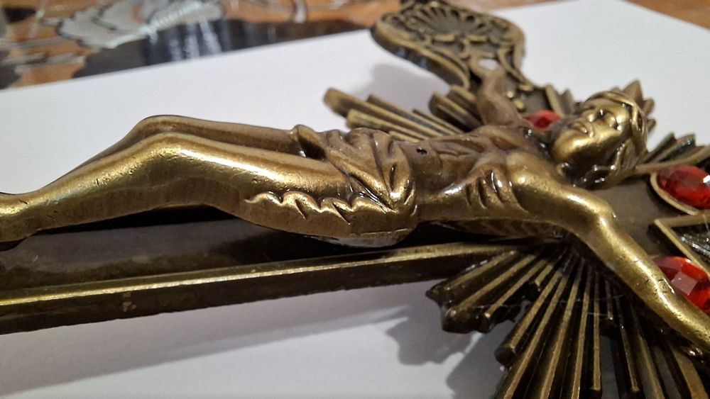 Cruce / crucifix ornamental cu suport.