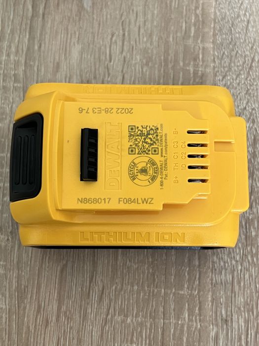 Оригинальный аккумулятор DEWALT девальт 4ампера