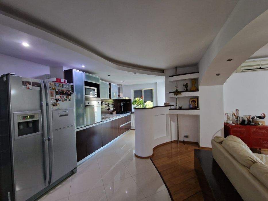 Vanzare apartament mobilat 3 camere DRUMUL SARII Casa de cununii  2/4, 82MP