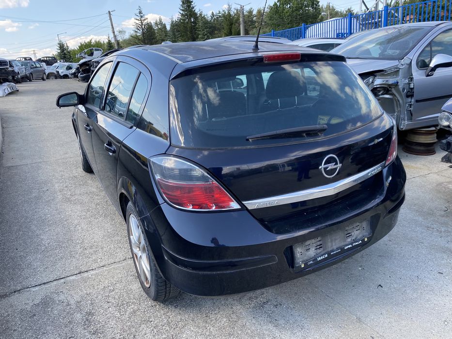 Opel Astra H 1.7 cdti На части