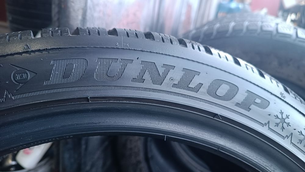 245/40/18 Dunlop