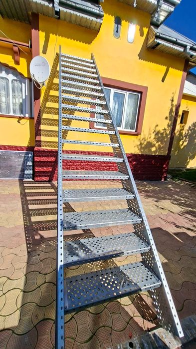 Confectionam scarii metalice zincate exterioare și pentru incendii , p