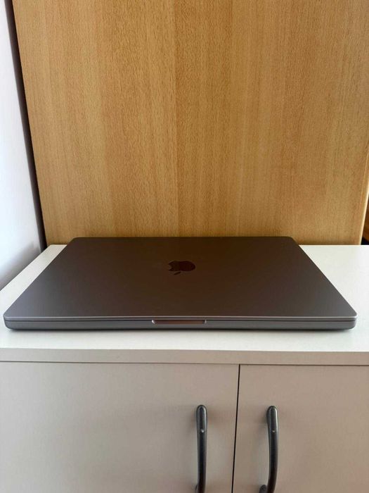 MacBook Pro 16” M1 Pro | 16GB RAM | 512GB SSD | Перфектно състояние