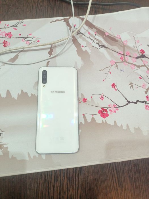 Samsung A50 б/у не рабочий