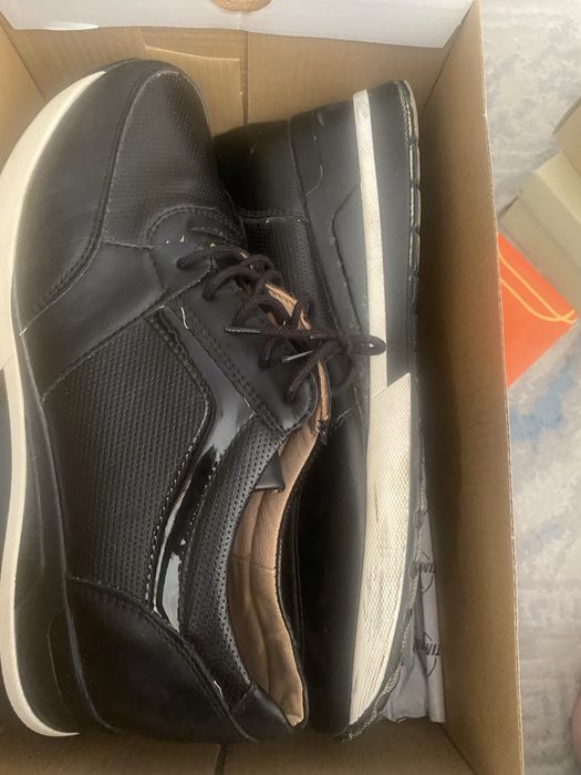 Продам женские туфли,кросовкий