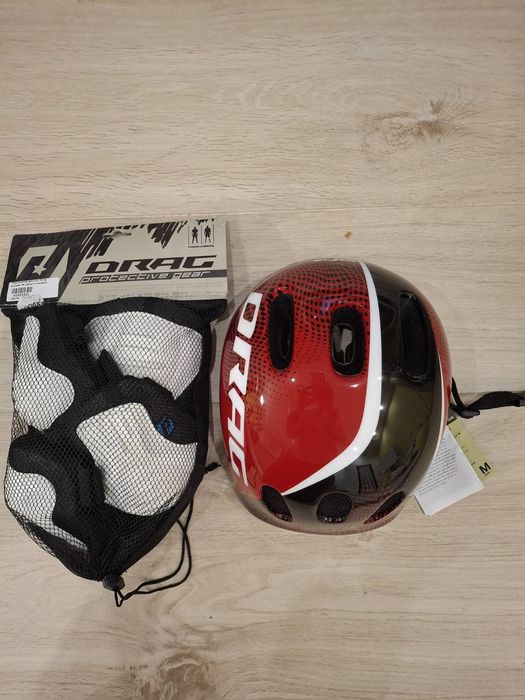 Детска каска и наколенки за колело