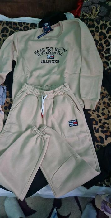 Compleu DAMA foarte frumos