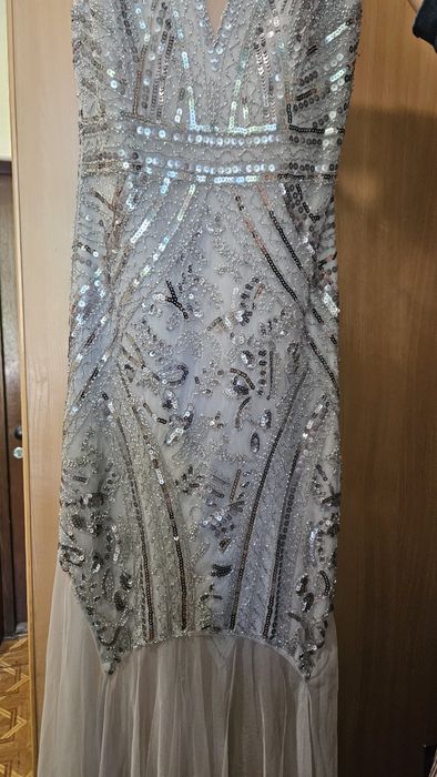 Продам новое вечернее платье