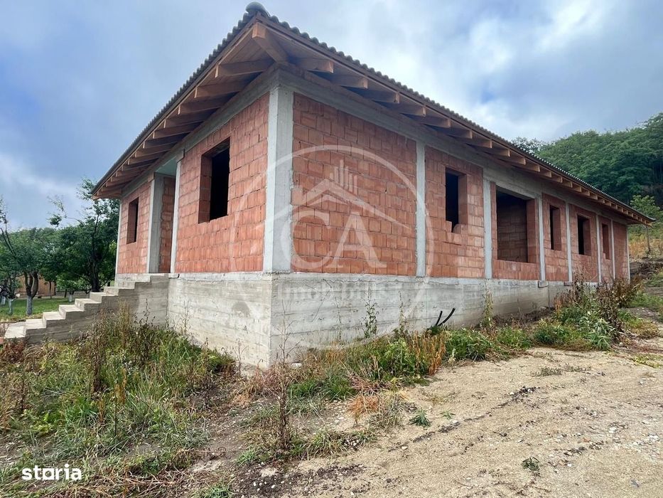 Casă cu 4 camere de vânzare în Hidișelul de Sus, Bihor
