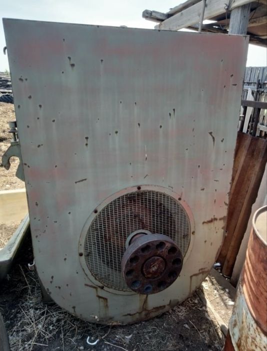 Продам двигатель асинхронный