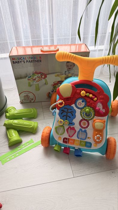 Antemergator muzical cu panou de activitati 2 in 1 / antepremergator