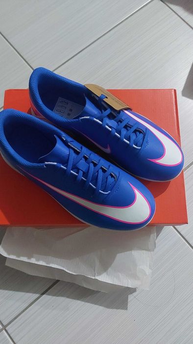 Нови стоножки nike mercurial 36,5