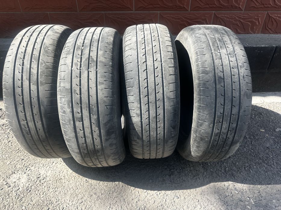 Продам б/у шины лето 215/60 R17