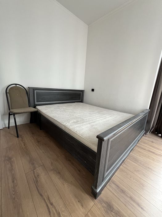 Кровать с матрацом