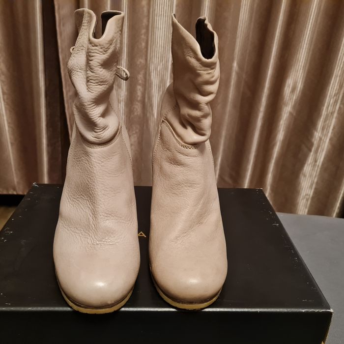 Vând Cizme piele mărimea 38