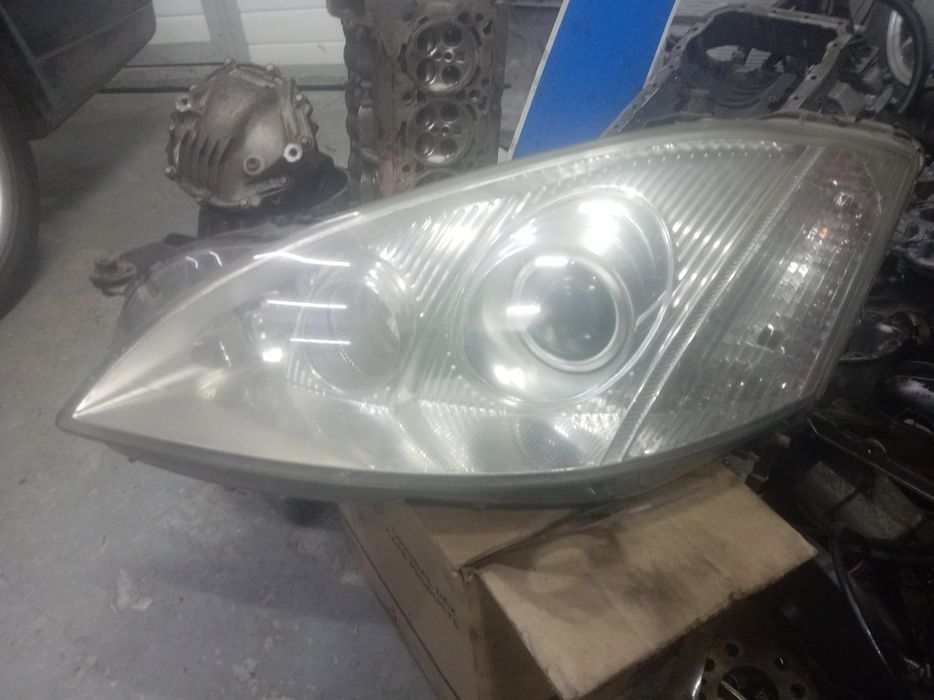 Продам фару от 221 мерседес