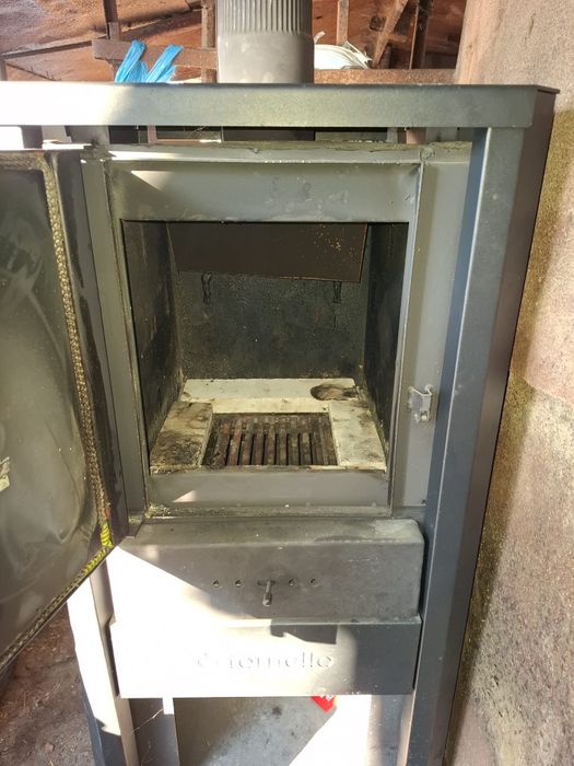 Termosemoneu pe lemne