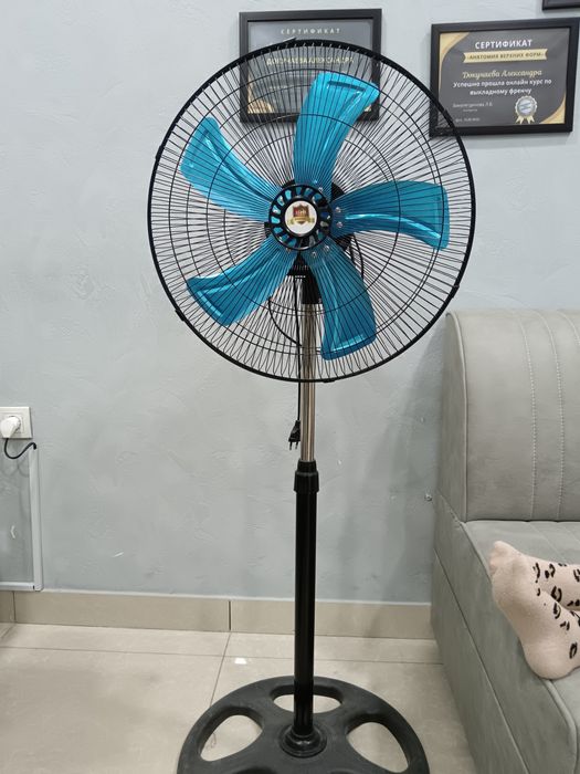 Продаю вентилятор Model : FS45-A61