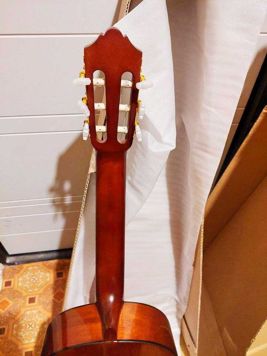 Продам Новую гитару Yamaha C-70