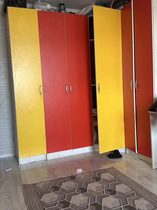 Продаю шифоньер большой