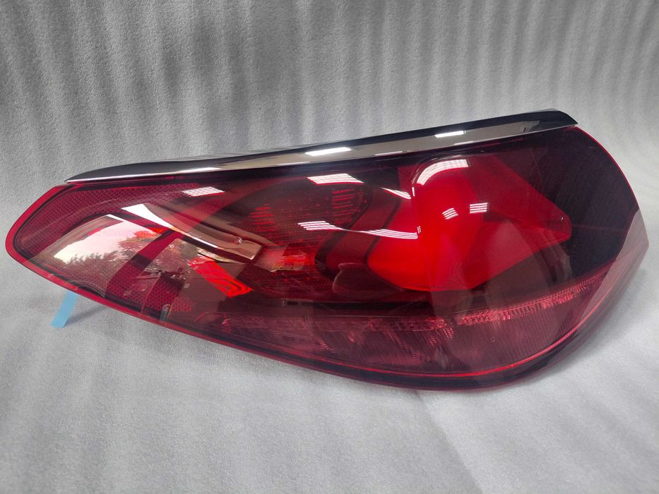 A214/9065502 Original Нов ляв стоп Mercedes W214 Sedan Europa