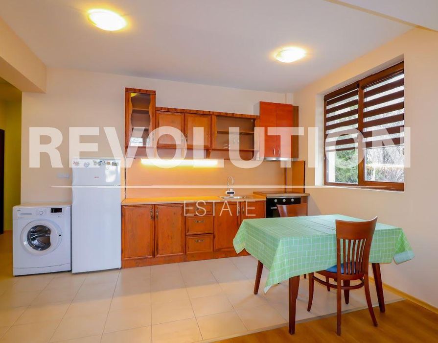 Дава се под наем Двустаен апартамент в Варна, Бриз - 70 кв.м за 550 € - Снимка #1