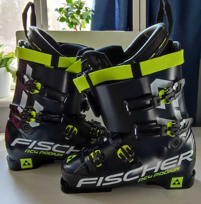 Clapari Fischer RC4 PODIUM GT 130,Eu: 44-nou